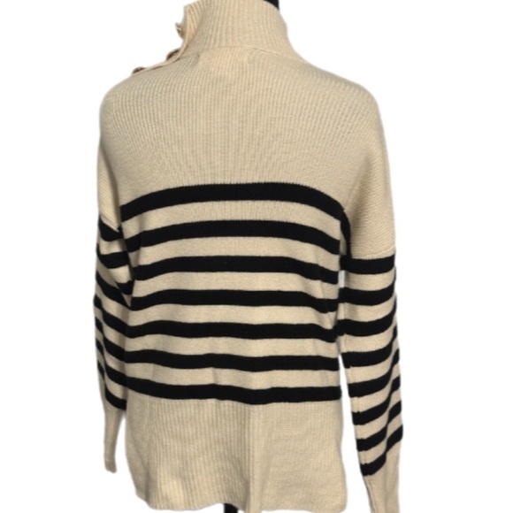 NWOT-Women’s‎ sweater size XS - Picture 3 of 4